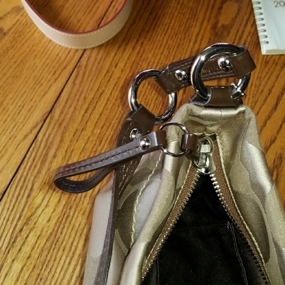 COACH Carly Handbag - Picture 6 of 8